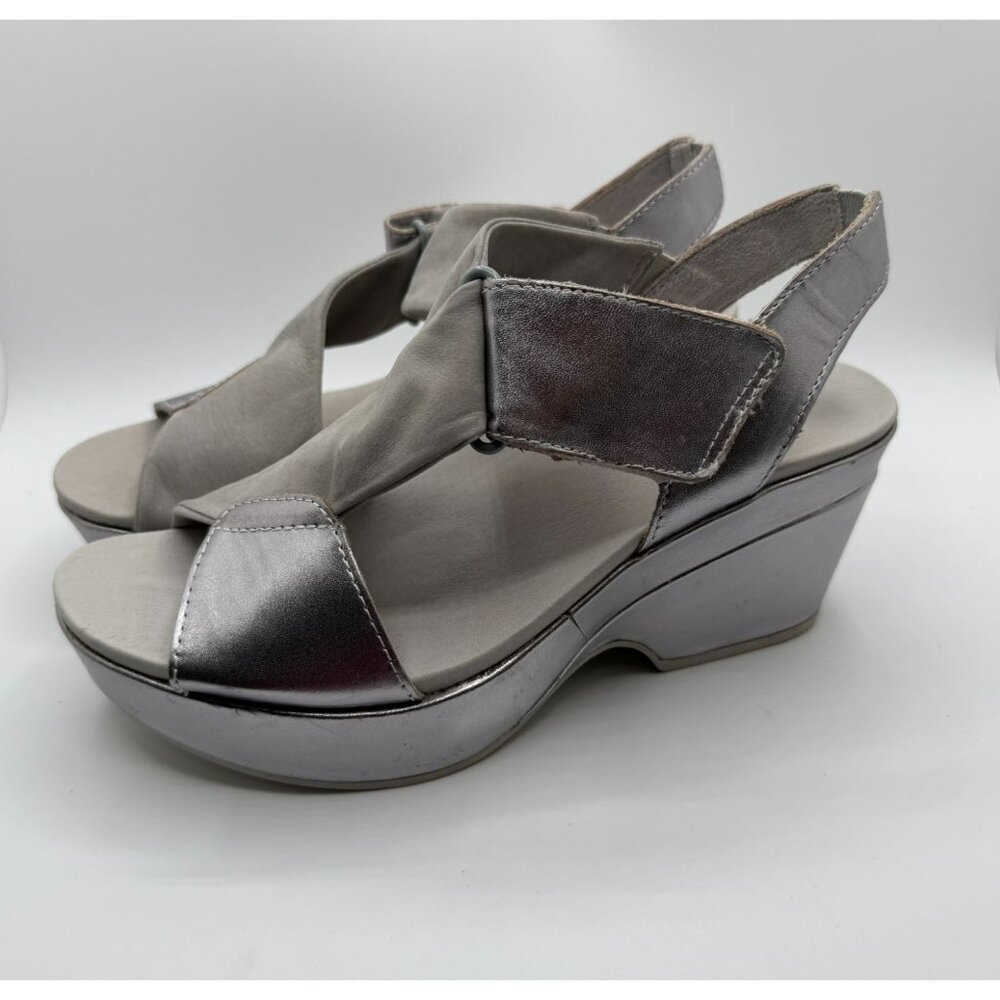 Earth Khaya Kendi Sandals Women Size 8.5M Silver Leather Adjustable Ankle Strap